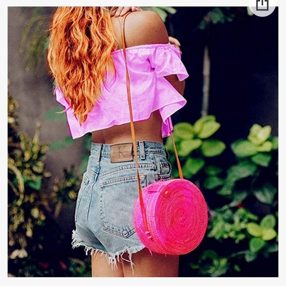 Pink straw cross purse! New! - Picture 2 of 8